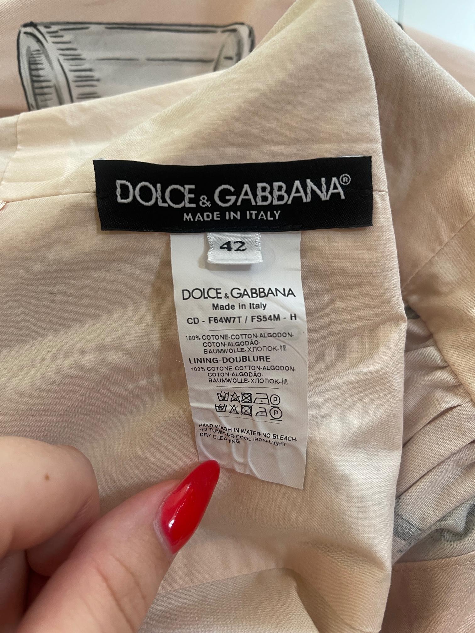 2017 Dolce & Gabbana Neuartiges Kleid mit Küchendruck und aufwendigen Knöpfen im Angebot 1