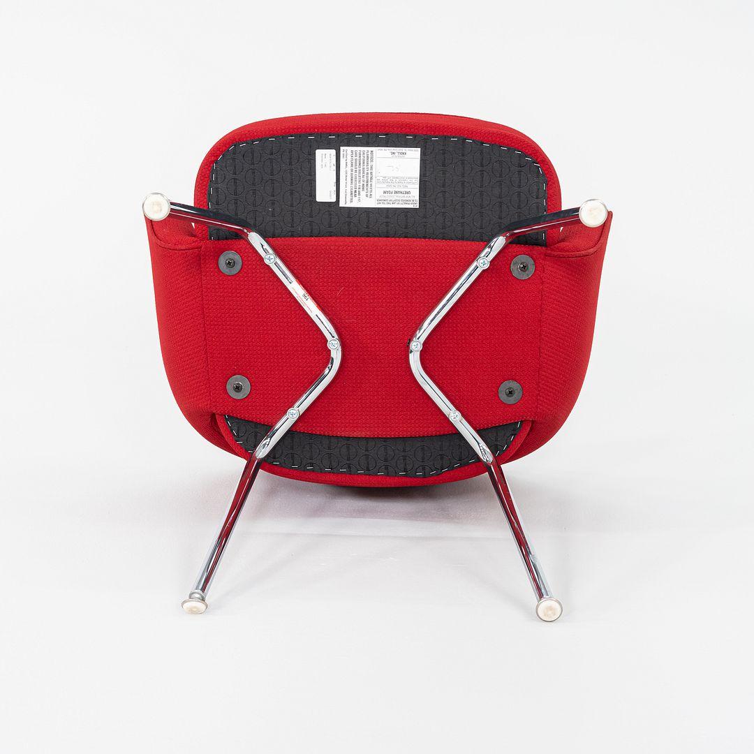 Fauteuils de salle à manger 2017 Eero Saarinen for Knoll en tissu rouge 20x disponibles en vente 1