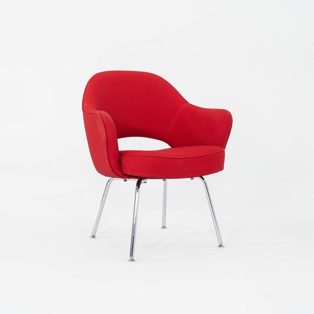 Fauteuils de salle à manger 2017 Eero Saarinen for Knoll en tissu rouge 20x disponibles en vente 2