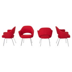 Fauteuils de salle à manger 2017 Eero Saarinen for Knoll en tissu rouge 20x disponibles