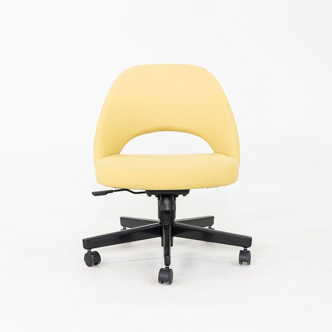 2017 Eero Saarinen per Knoll Sedia da scrivania executive senza braccioli con base pneumatica In condizioni buone in vendita a Philadelphia, PA