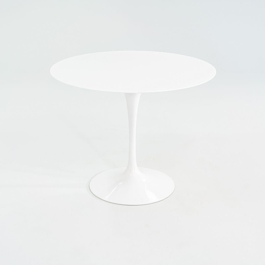 2017 Eero Saarinen For Knoll Tulip Dining Table with 35 inch Vetro Bianco Top For Sale 4