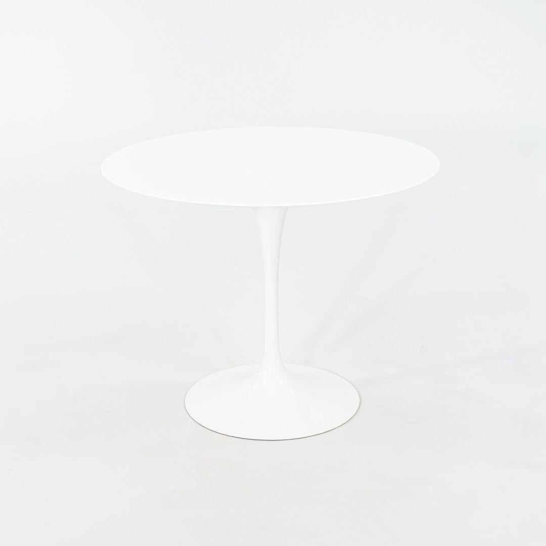 American 2017 Eero Saarinen For Knoll Tulip Dining Table with 35 inch Vetro Bianco Top For Sale