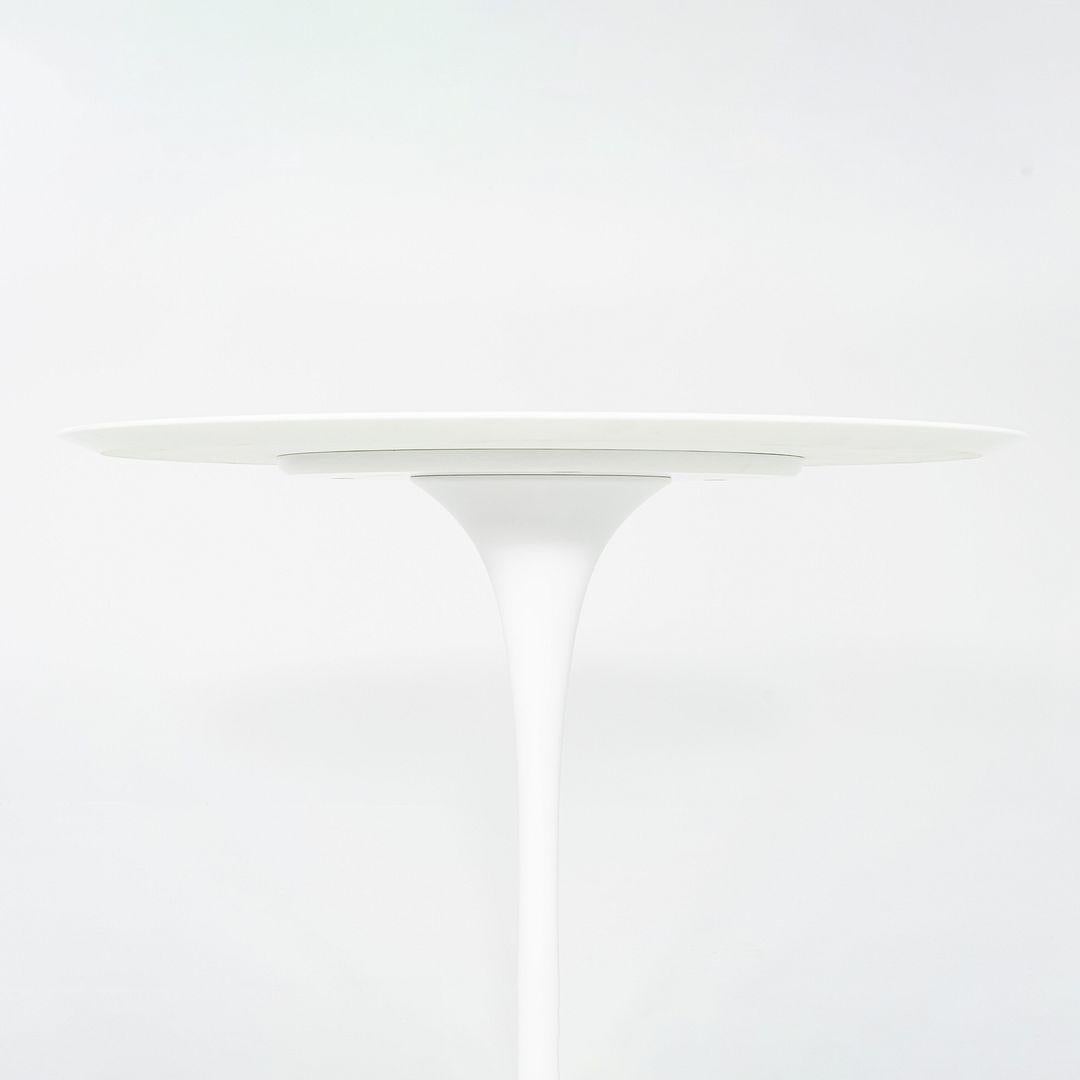 Contemporary 2017 Eero Saarinen For Knoll Tulip Dining Table with 35 inch Vetro Bianco Top For Sale