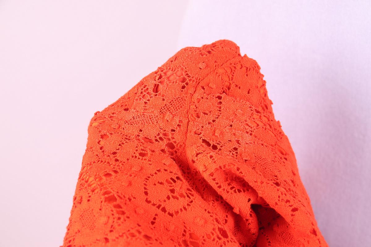 2017 Gucci Cluny lace dress with Web waistband For Sale 8