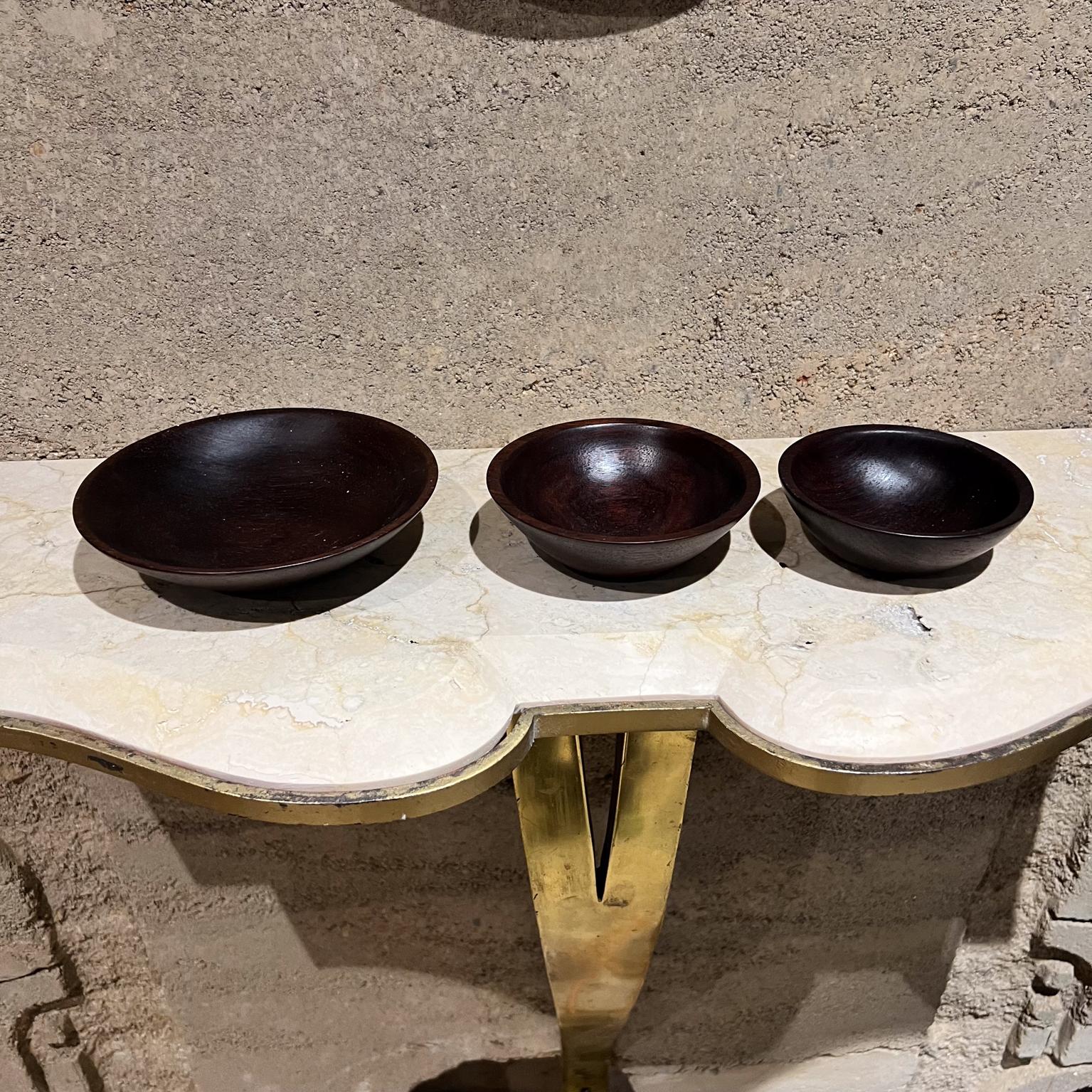 Moderno 2017 Set di tre ciotole in legno di palissandro realizzate a mano e firmate ADW in vendita