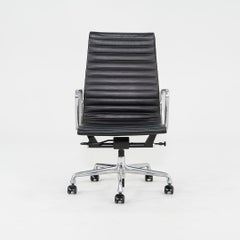 2017 Silla de escritorio ejecutiva Herman Miller Eames Aluminum Group Negro 1x Disponible