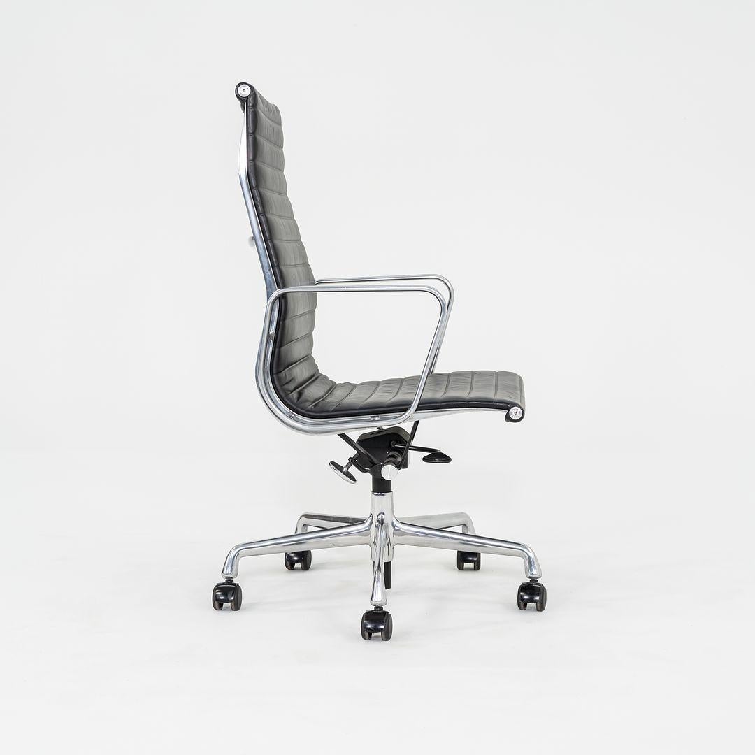 American 2017 Herman Miller Eames Aluminum Group Executive Desk Chair Black 1x Available For Sale