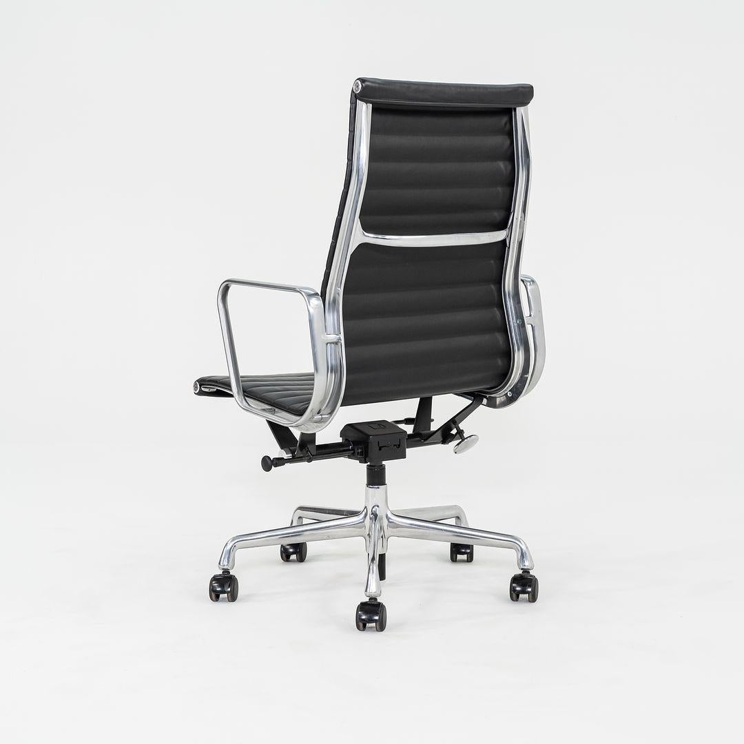 2017 Herman Miller Eames Aluminum Group Executive Desk Chair Black 1x Available In Excellent Condition For Sale In Philadelphia, PA