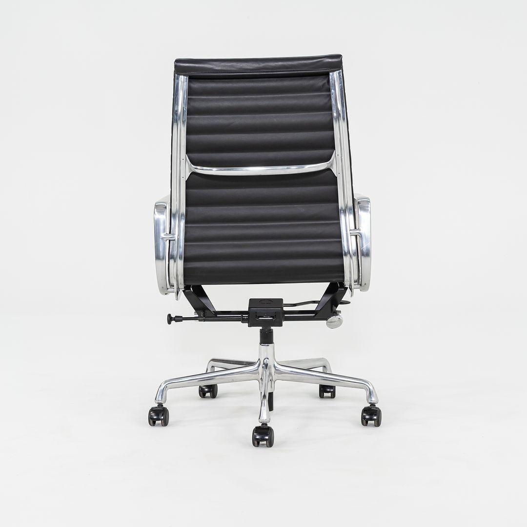 2017 Herman Miller Eames Aluminum Group Executive Desk Chair Black 1x Available For Sale 1