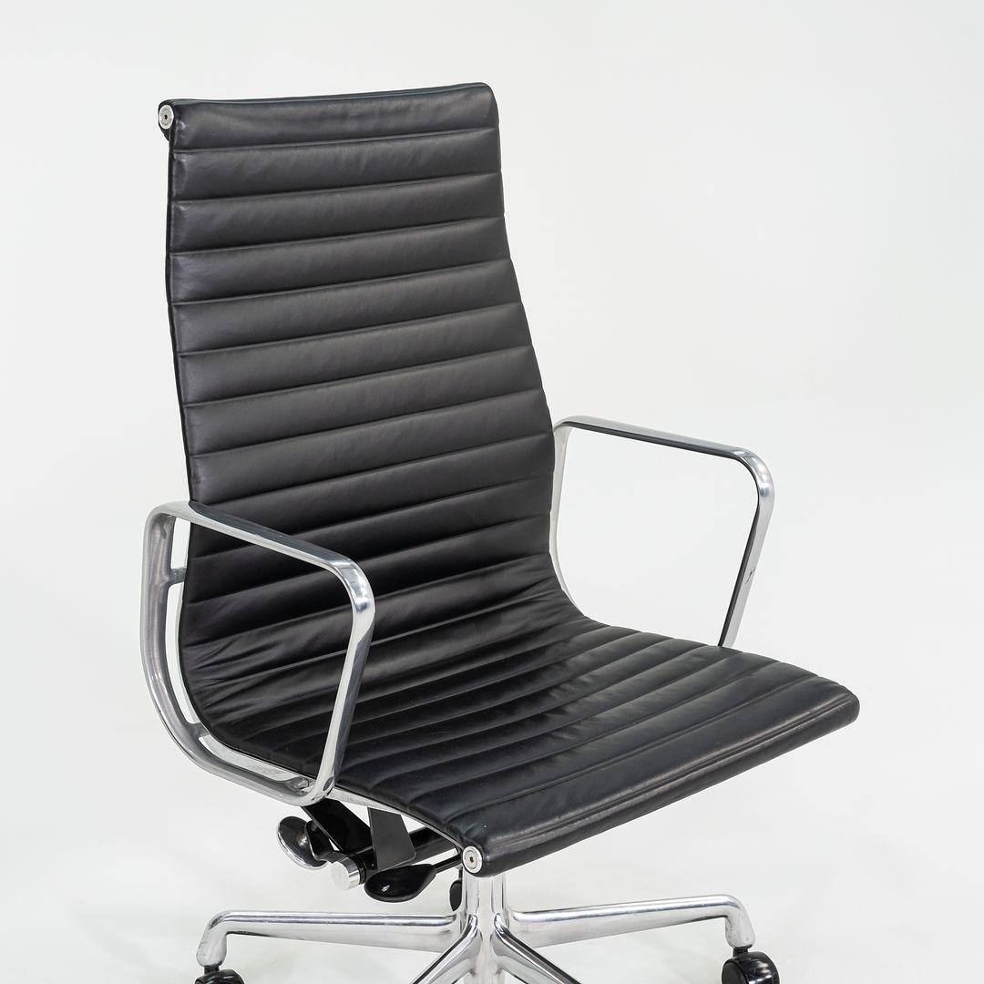 2017 Herman Miller Eames Aluminum Group Executive Desk Chair Black 1x Available For Sale 2