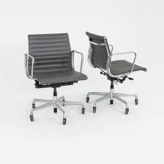 2017 Herman Miller Eames EAG Silla de dirección de grupo de aluminio en piel gris