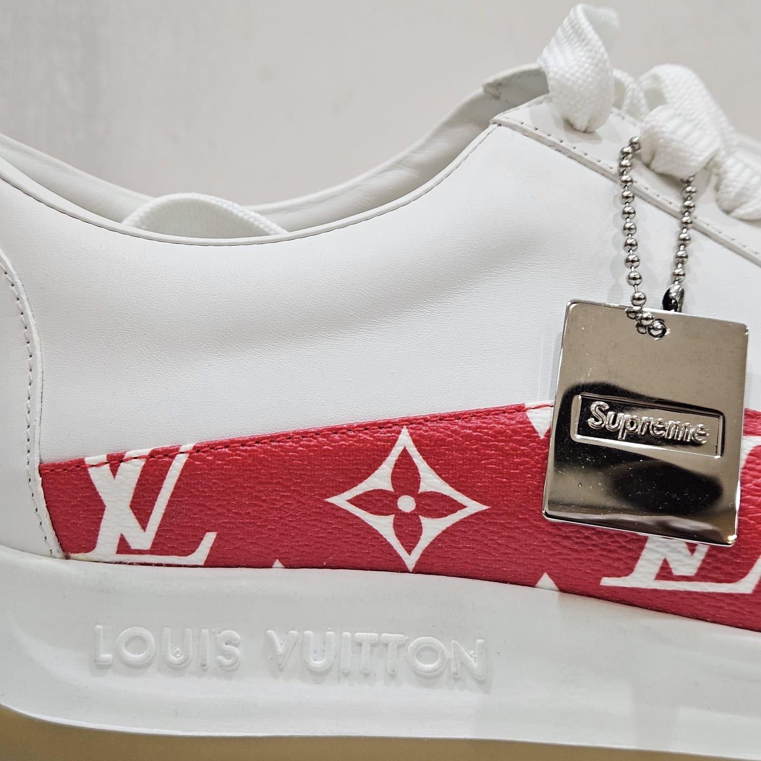2017 Louis Vuitton x Supreme White Leather Monogram Sneakers For Sale 4