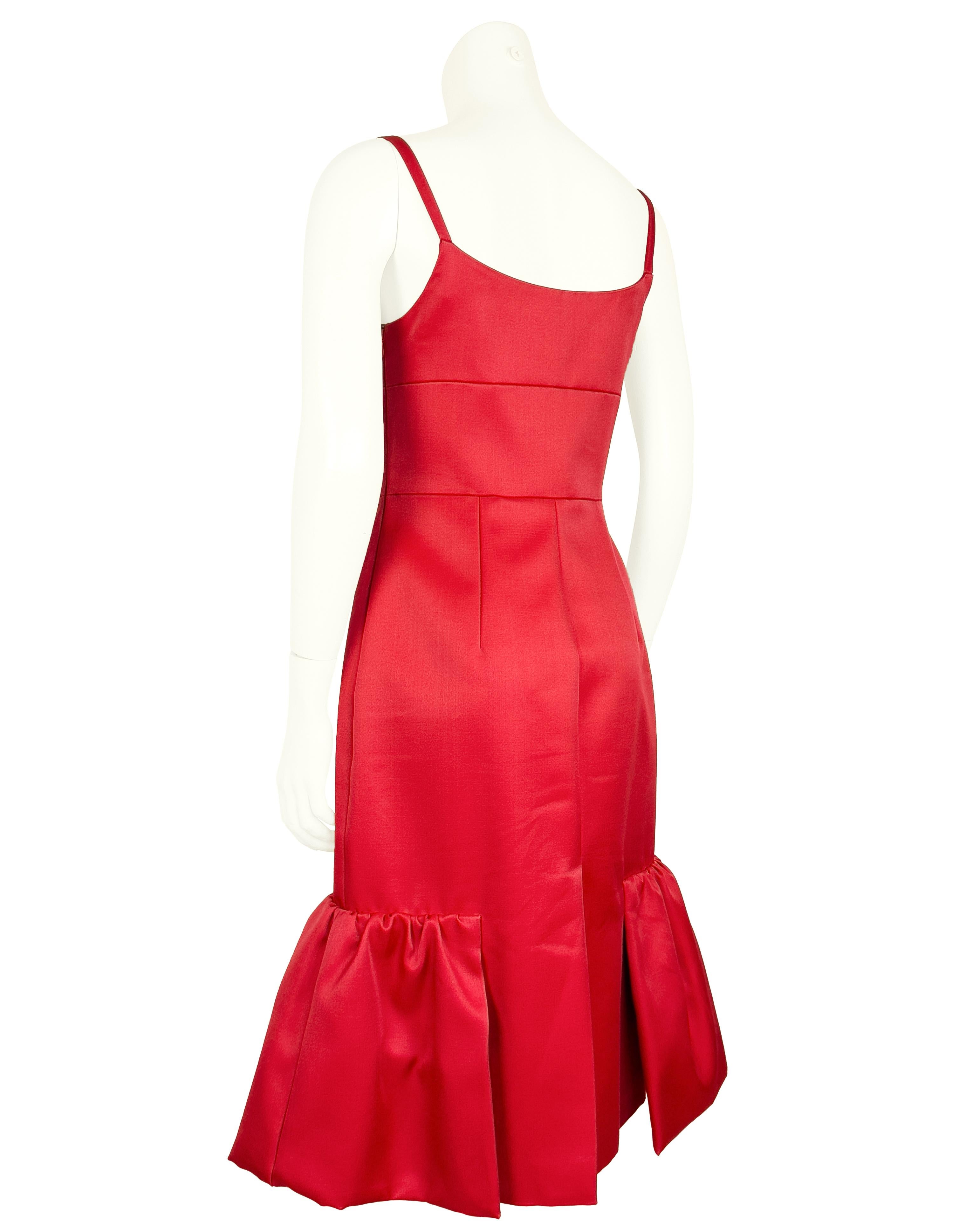 2017 Prada Red Ruffle Hem Cocktail Dress In Good Condition For Sale In Toronto, Ontario