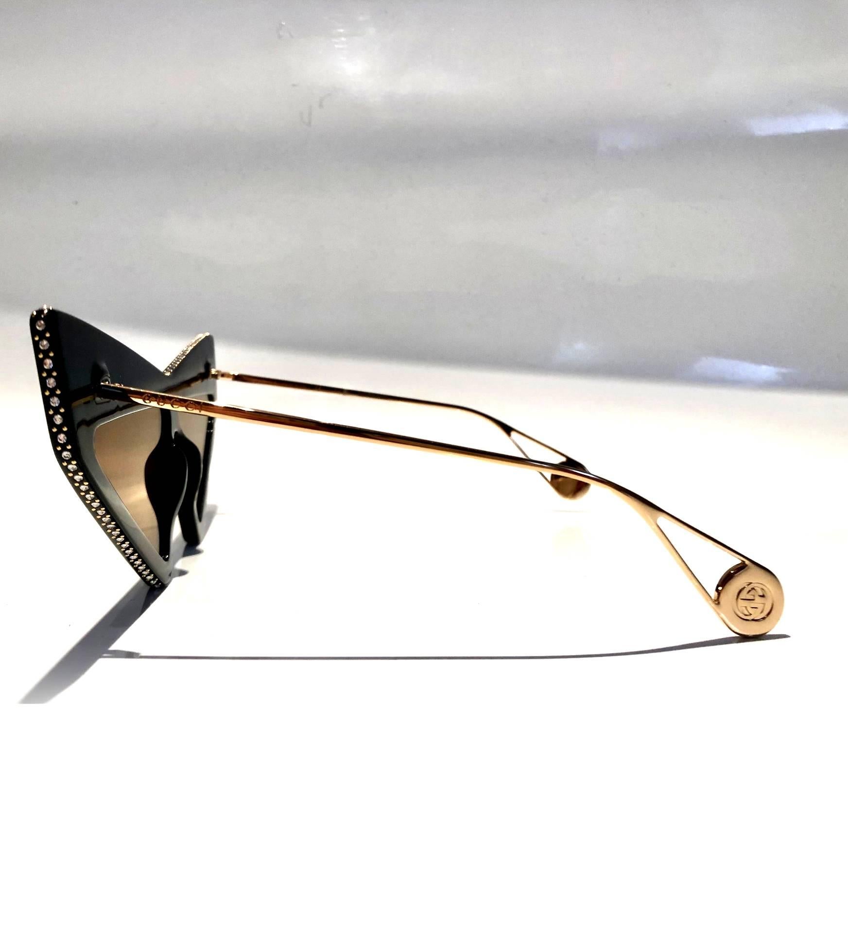 gucci triangle sunglasses
