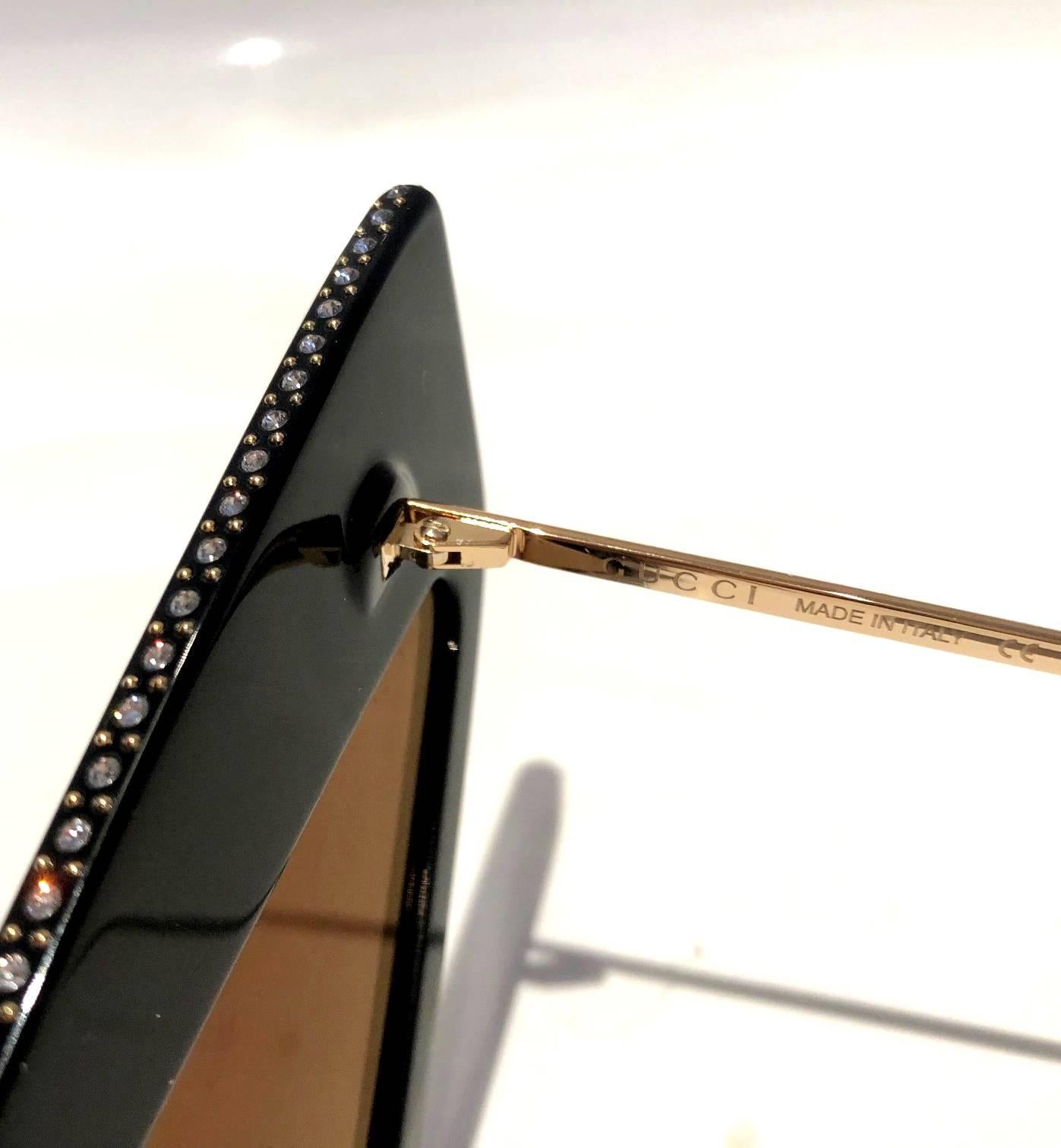 2017 Runway Gucci Hollywood Cat-Eye Oversized Sunglasses GG0430S In Excellent Condition In London, GB
