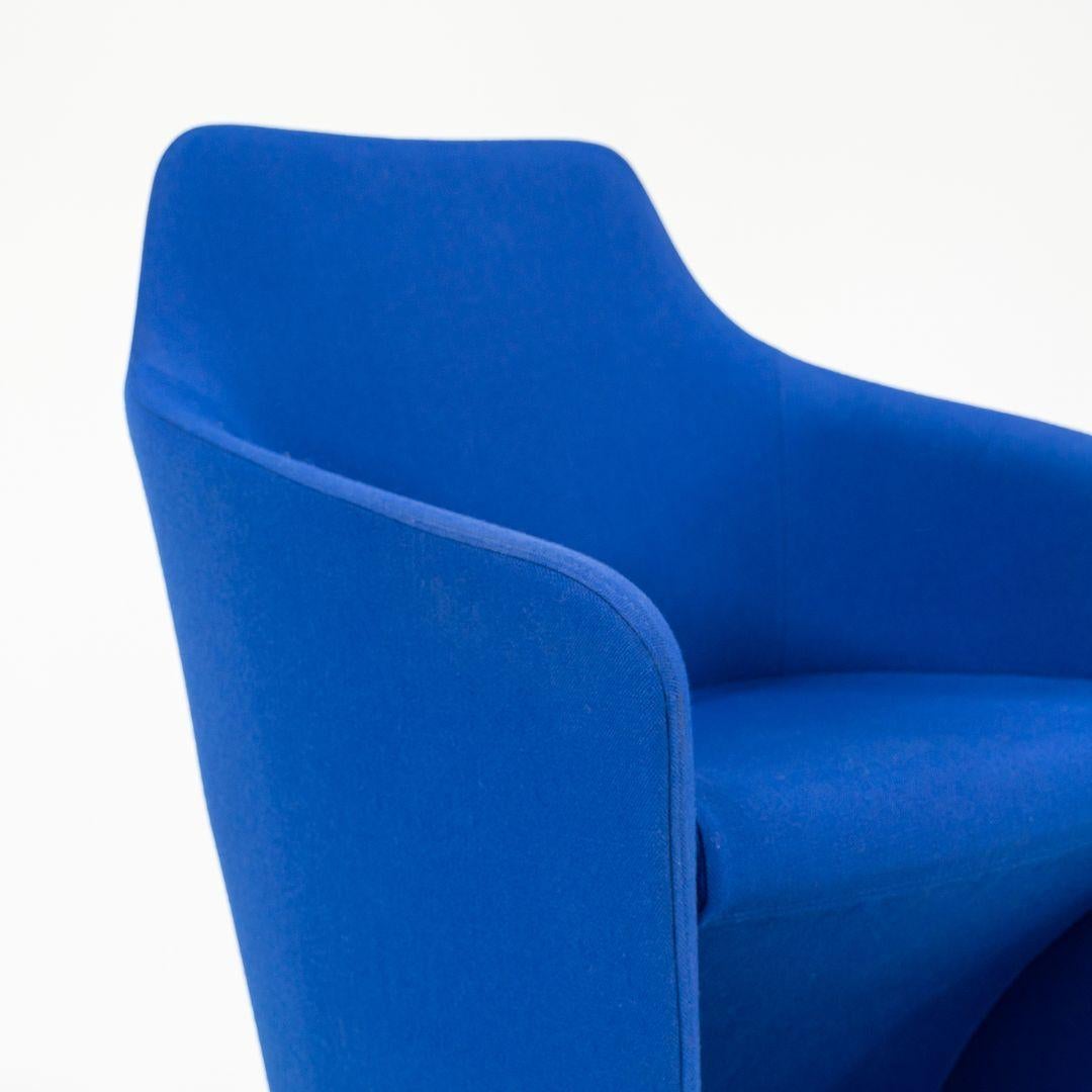 2017 Venus-Sessel von Simon Pengelly für Allermuir, blauer Stoff (Stahl) im Angebot