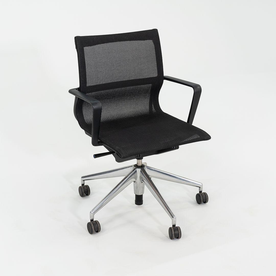 2017 Sedia da scrivania rotante Vitra Physix di Alberta Meda in rete nera 3x Disponibile in vendita 3