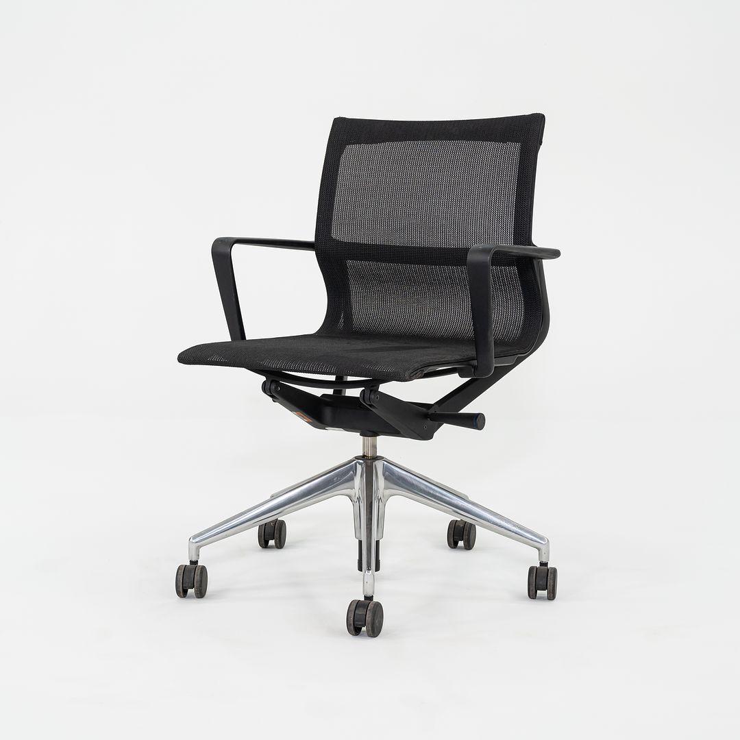 2017 Sedia da scrivania rotante Vitra Physix di Alberta Meda in rete nera 3x Disponibile In condizioni ottime in vendita a Philadelphia, PA