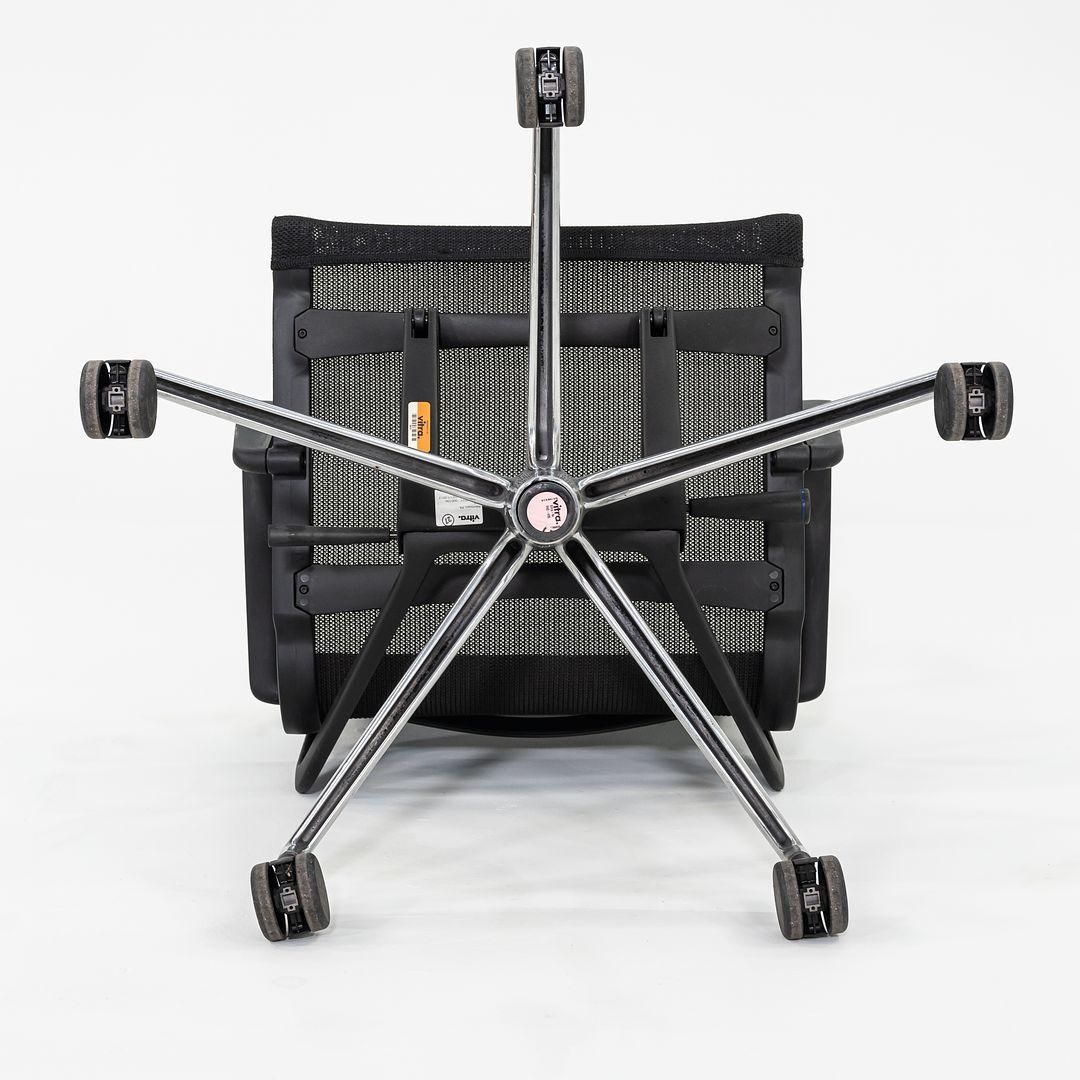 2017 Sedia da scrivania rotante Vitra Physix di Alberta Meda in rete nera 3x Disponibile in vendita 1