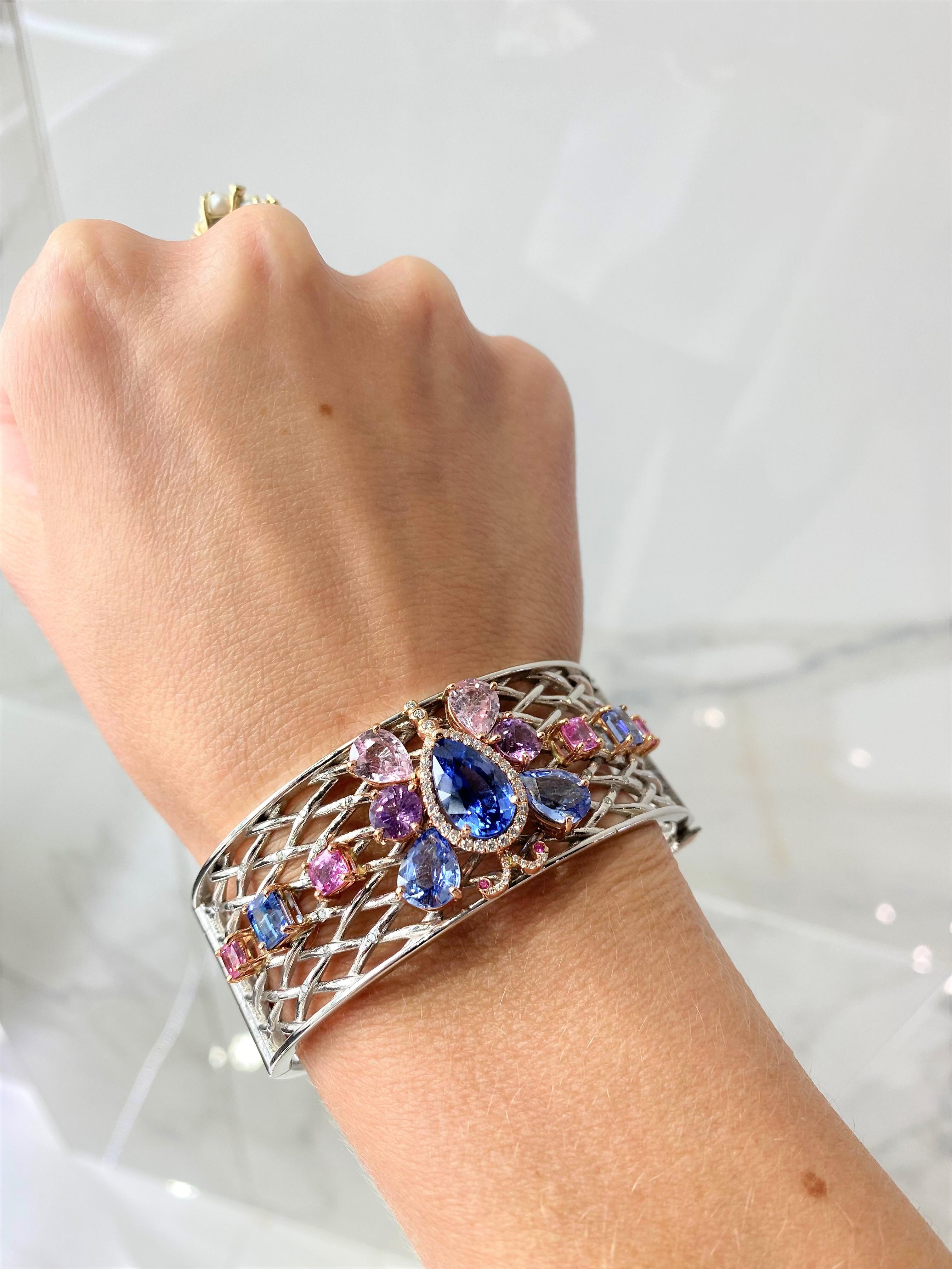 Bracelet jonc en saphirs bleus et roses naturels certifiés GIA de 20,17 carats et diamants de 0,41 carat Neuf à Houston, TX