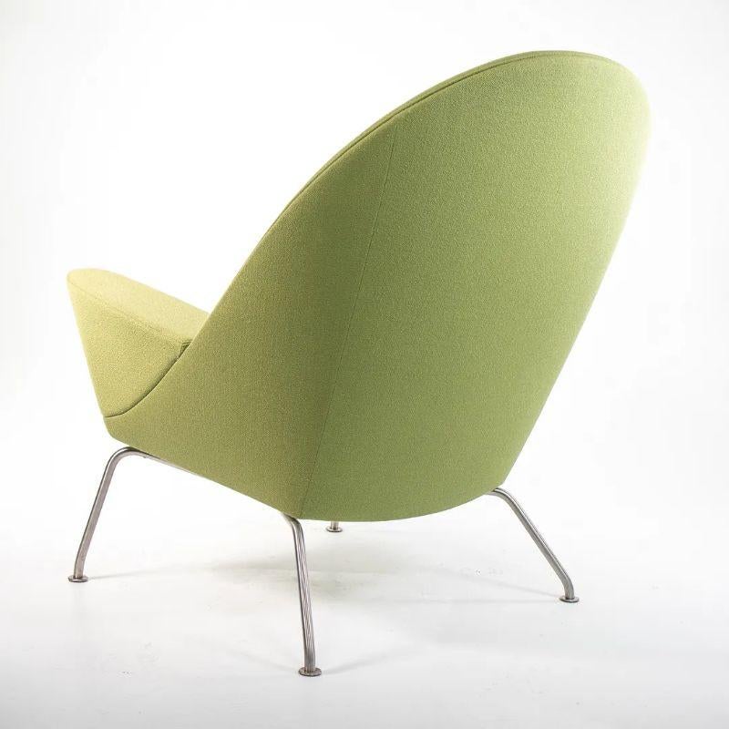 2018 CH468 Oculus Lounge Chair by Hans Wegner for Carl Hansen in Green Fabric For Sale 3