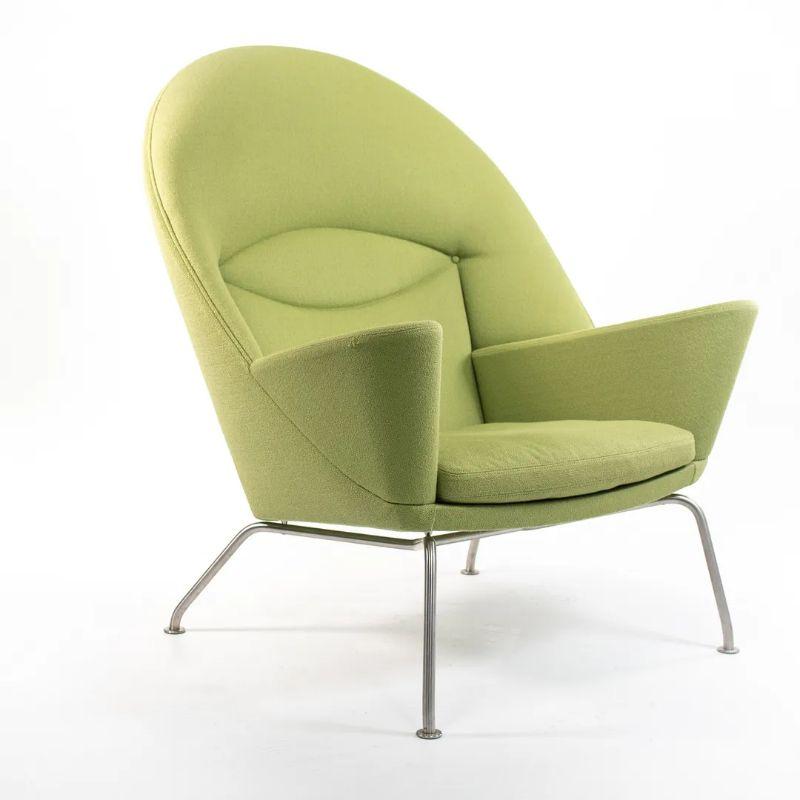 2018 CH468 Oculus Lounge Chair by Hans Wegner for Carl Hansen in Green Fabric For Sale 4