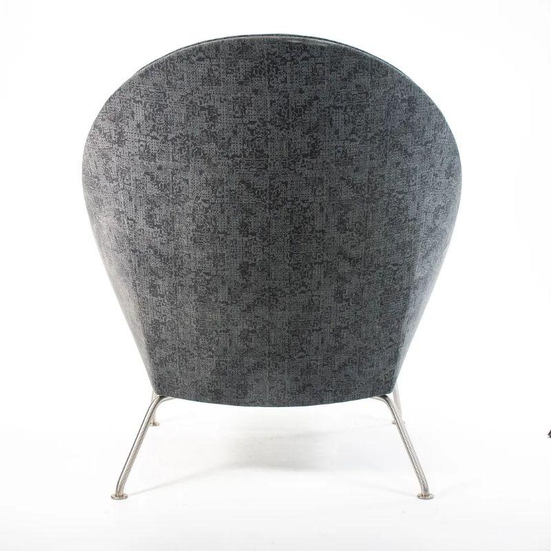 2018 CH468 Oculus Lounge Chair by Hans Wegner for Carl Hansen in Grey Fabric In Good Condition For Sale In Philadelphia, PA