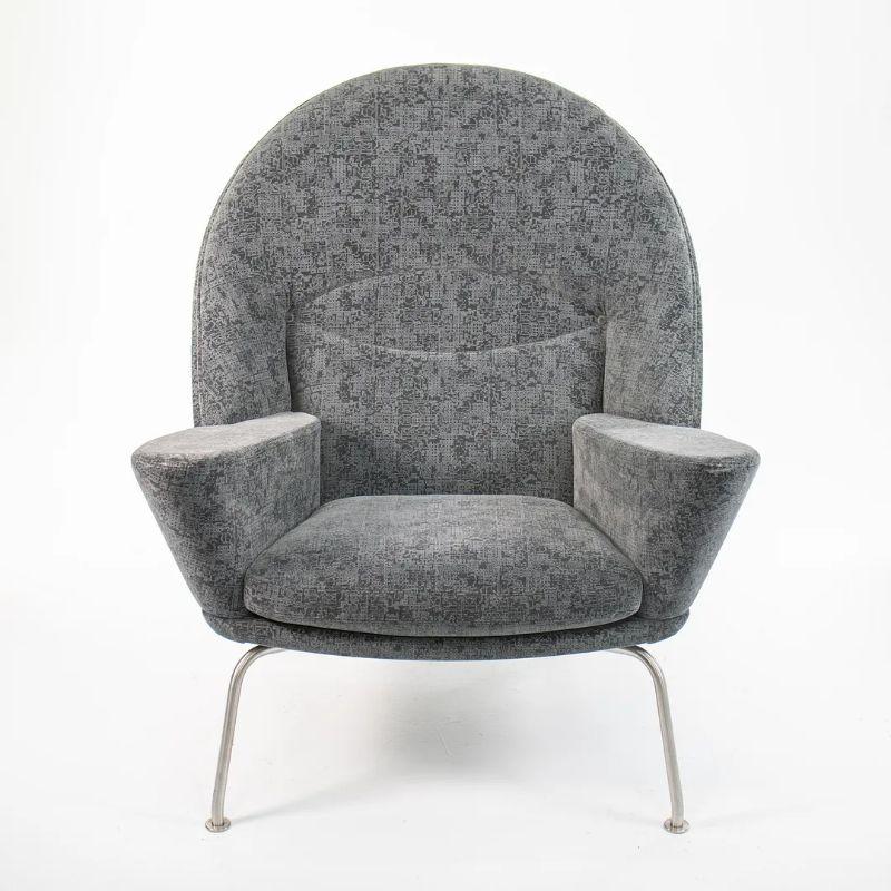 2018 CH468 Oculus Lounge Chair by Hans Wegner for Carl Hansen in Grey Fabric For Sale 2
