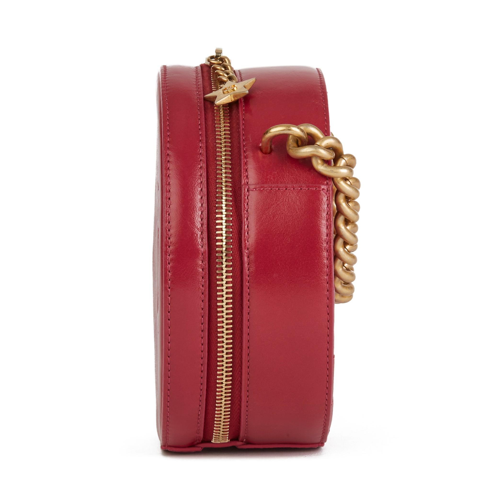 2018 Chanel Himbeere glasiert Kalbsleder rund wie Erde Tasche im Zustand „Hervorragend“ in Bishop's Stortford, Hertfordshire