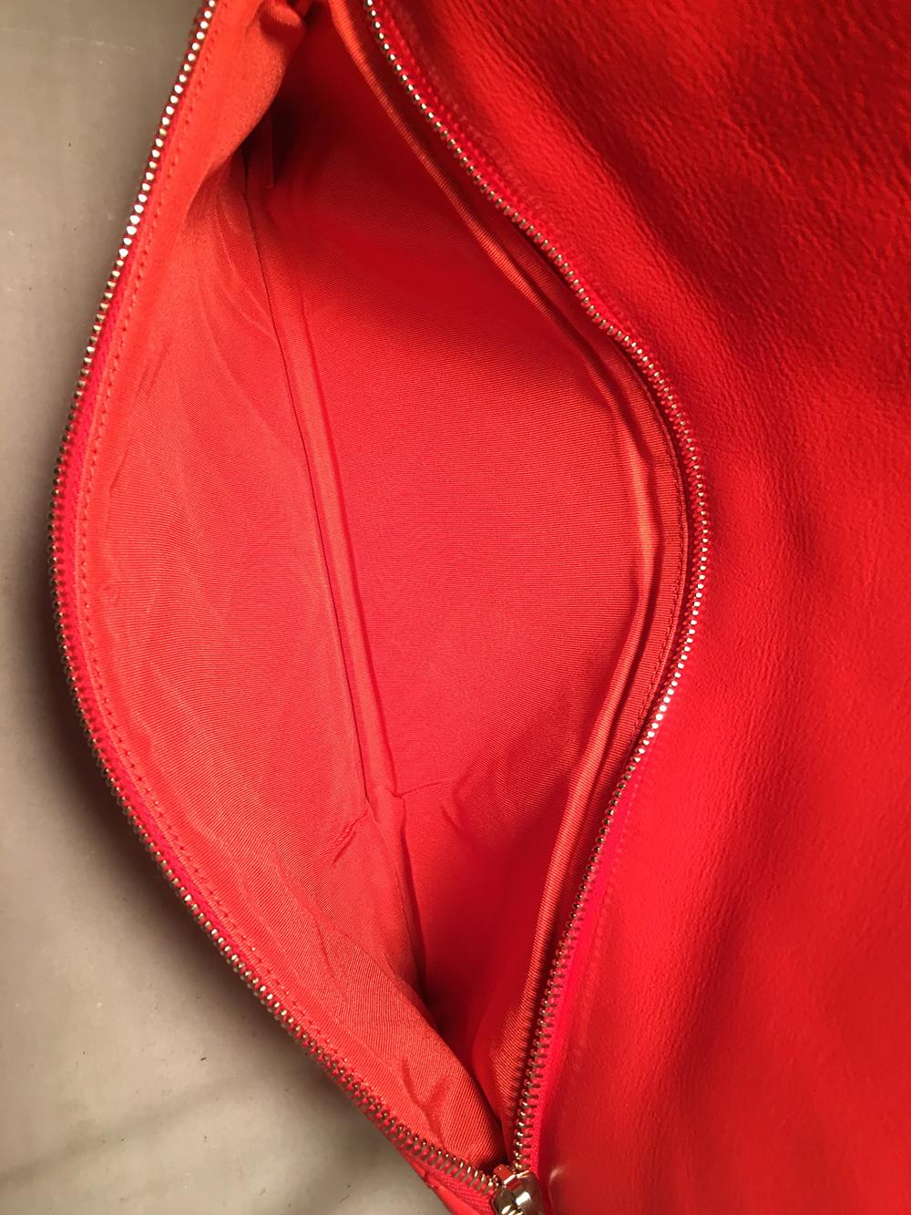 Chanel Rote gesteppte CC Clutch aus Leder CC mit Klappdeckel im Angebot 9