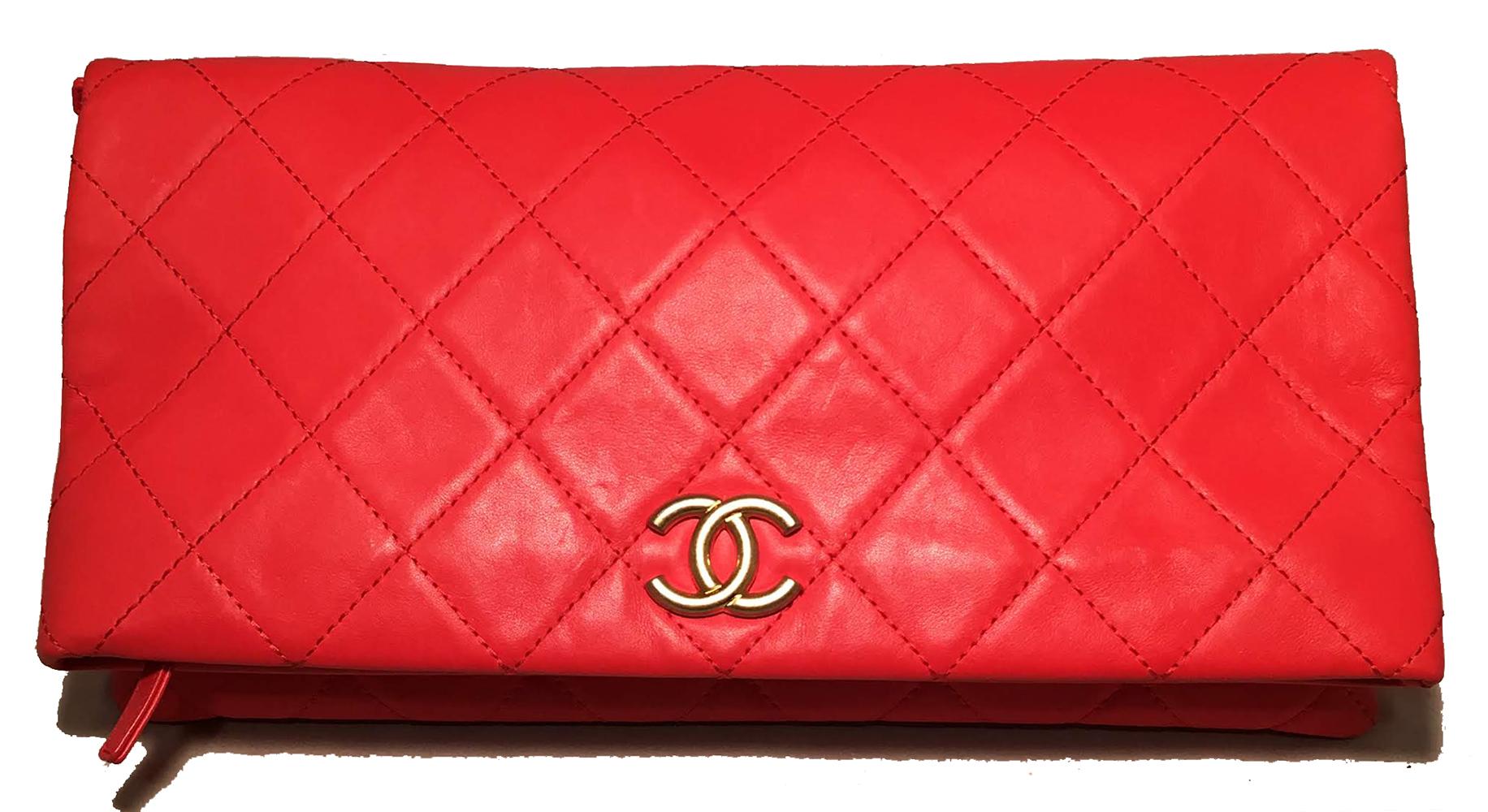 Chanel Rote gesteppte CC Clutch aus Leder CC mit Klappdeckel im Angebot 1