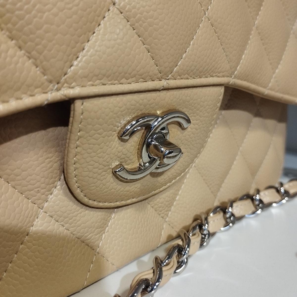 2018 Chanel Timeless Jumbo Bag In New Condition For Sale In Gazzaniga (BG), IT