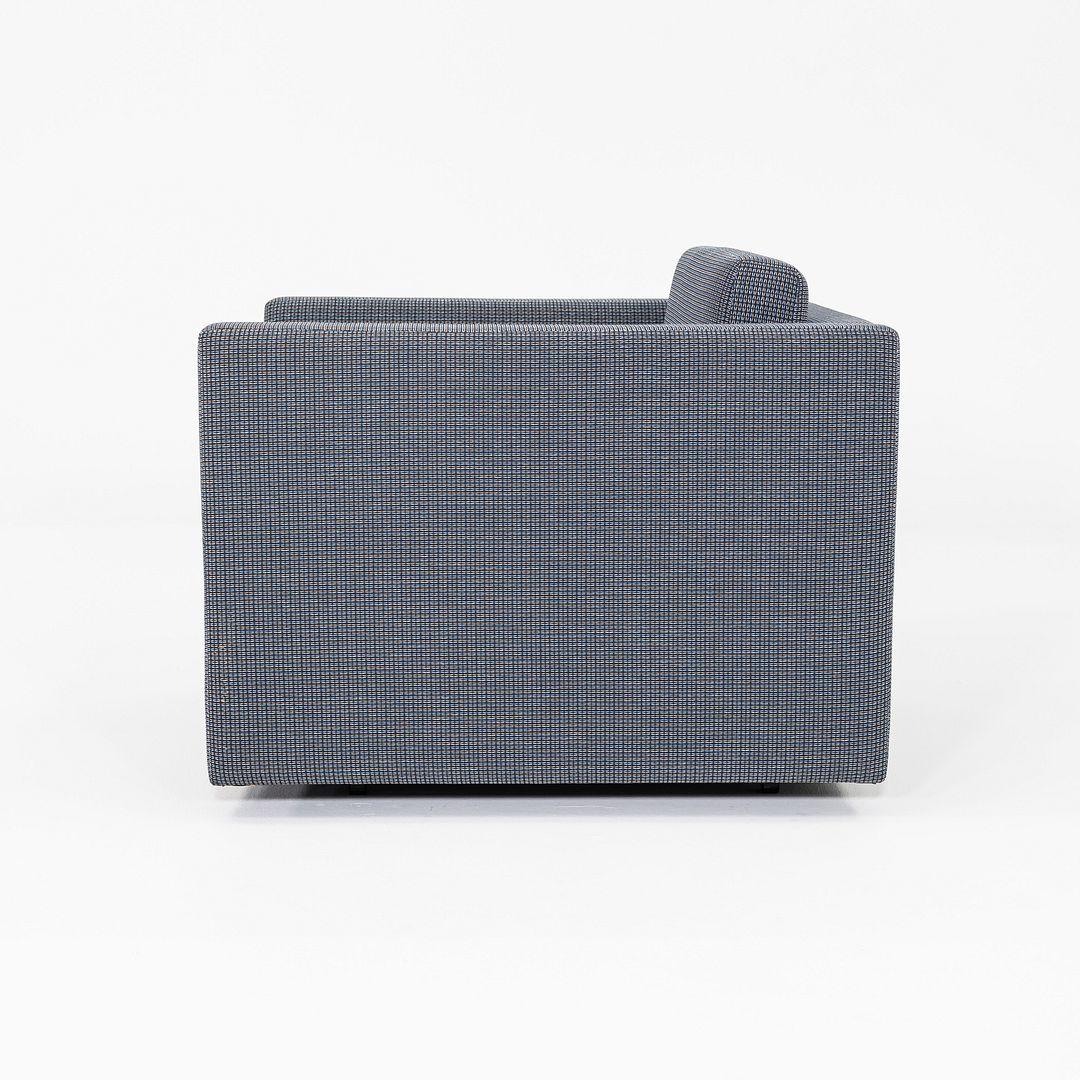 Americano 2018 Charles Pfister for Knoll Tuxedo Lounge Chair in tessuto blu e grigio in vendita