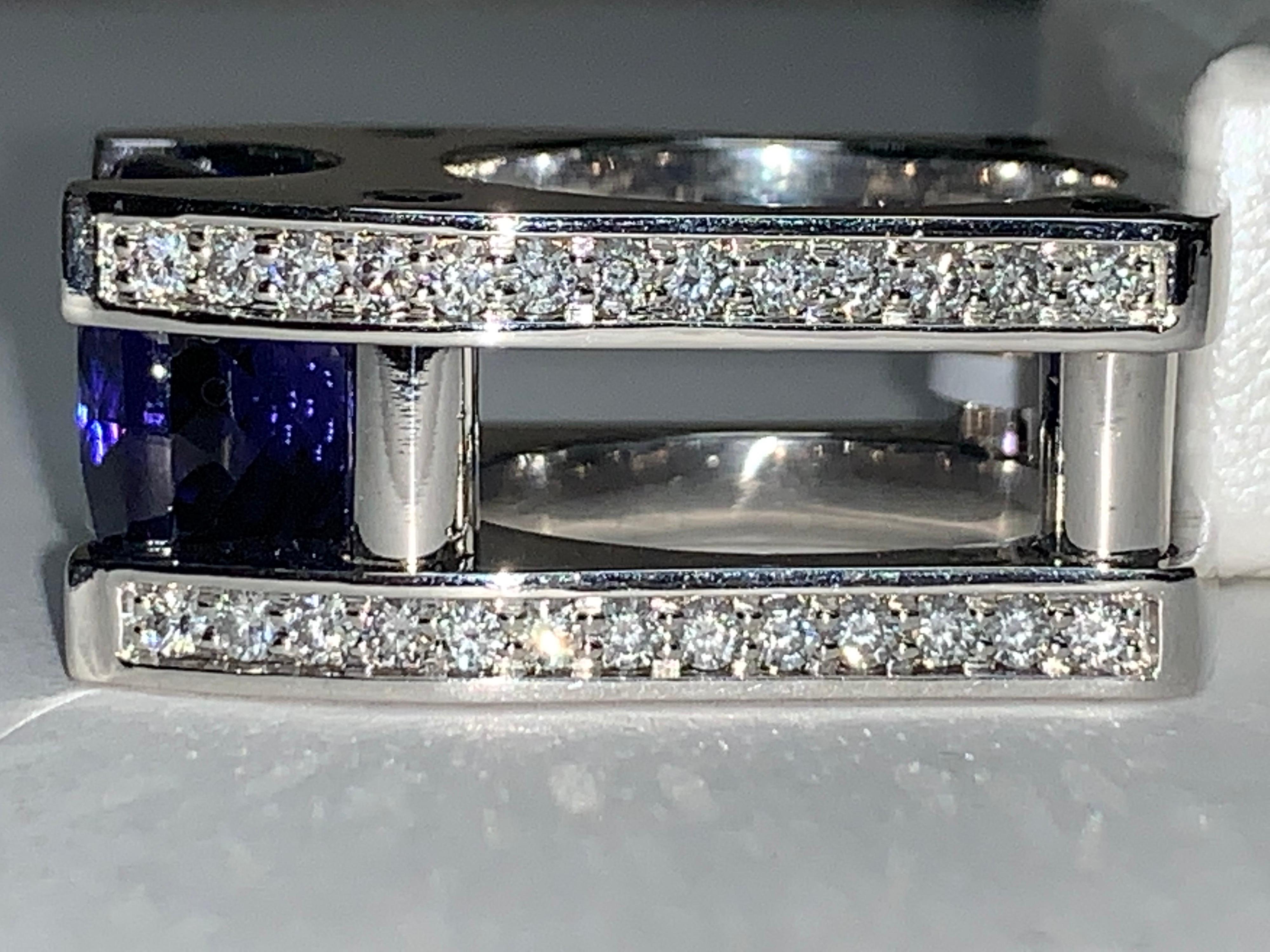 Retro 20.18 Carat Tanzanite 1.62 Carat White Diamonds 18K Gold Handcrafted Men's Ring For Sale
