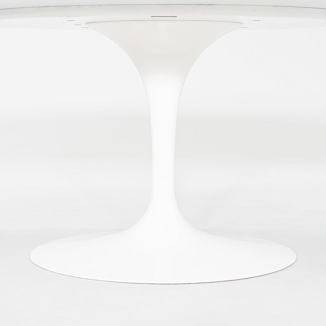 2018 Eero Saarinen for Knoll Table de salle à manger ovale Tulip 96 po en stratifié blanc en vente 4