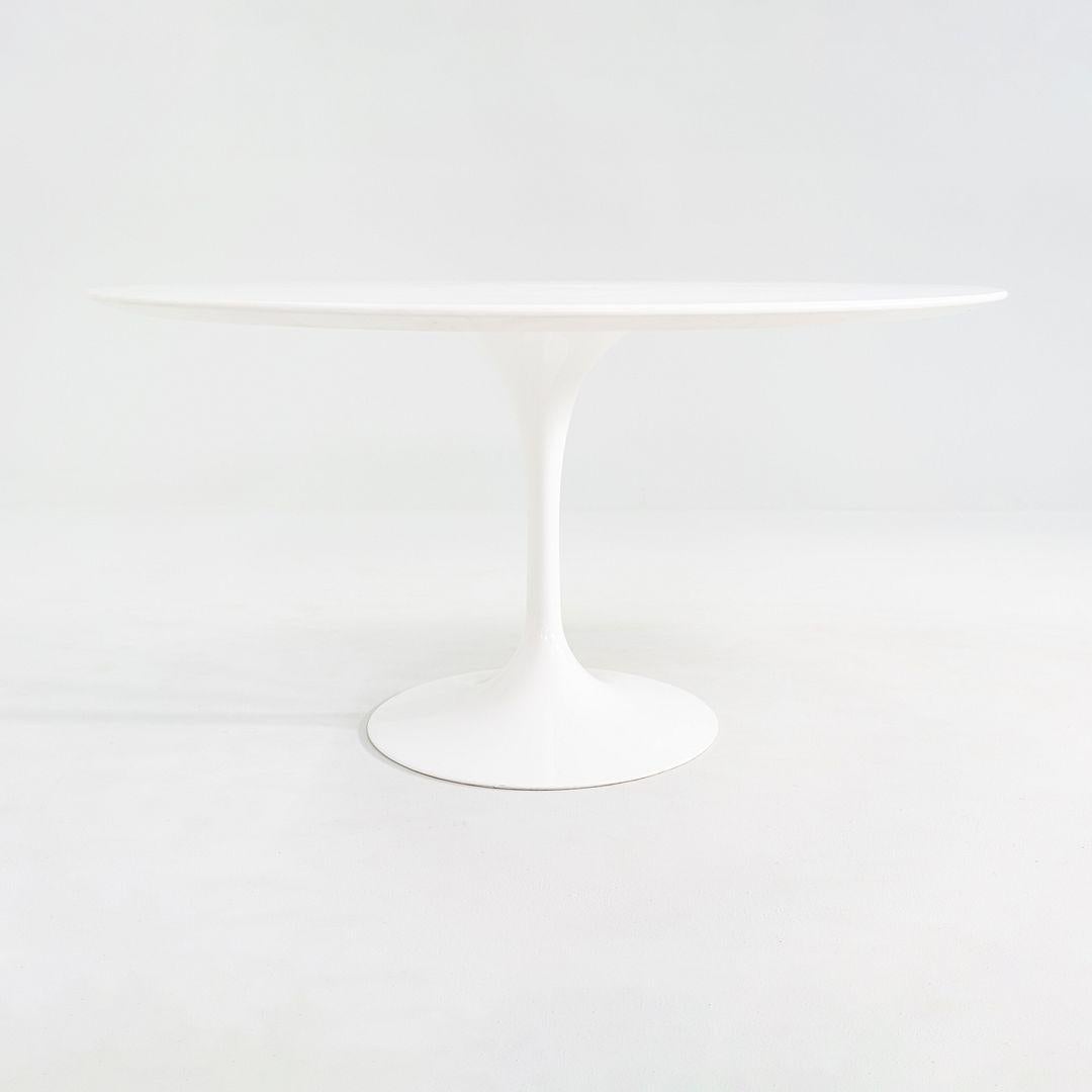 XXIe siècle et contemporain 2018 Eero Saarinen for Knoll Table de salle à manger ovale Tulip 96 po en stratifié blanc en vente