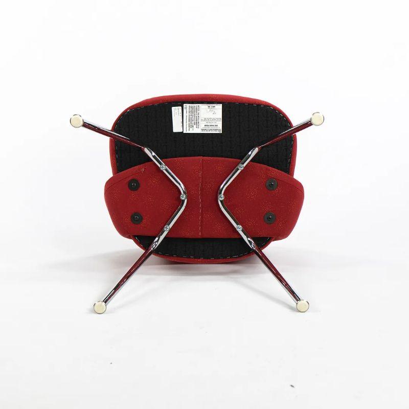 2018 Eero Saarinen für Knoll Sessel ohne Armlehne in sternförmigem rotem Stoff (amerikanisch) im Angebot