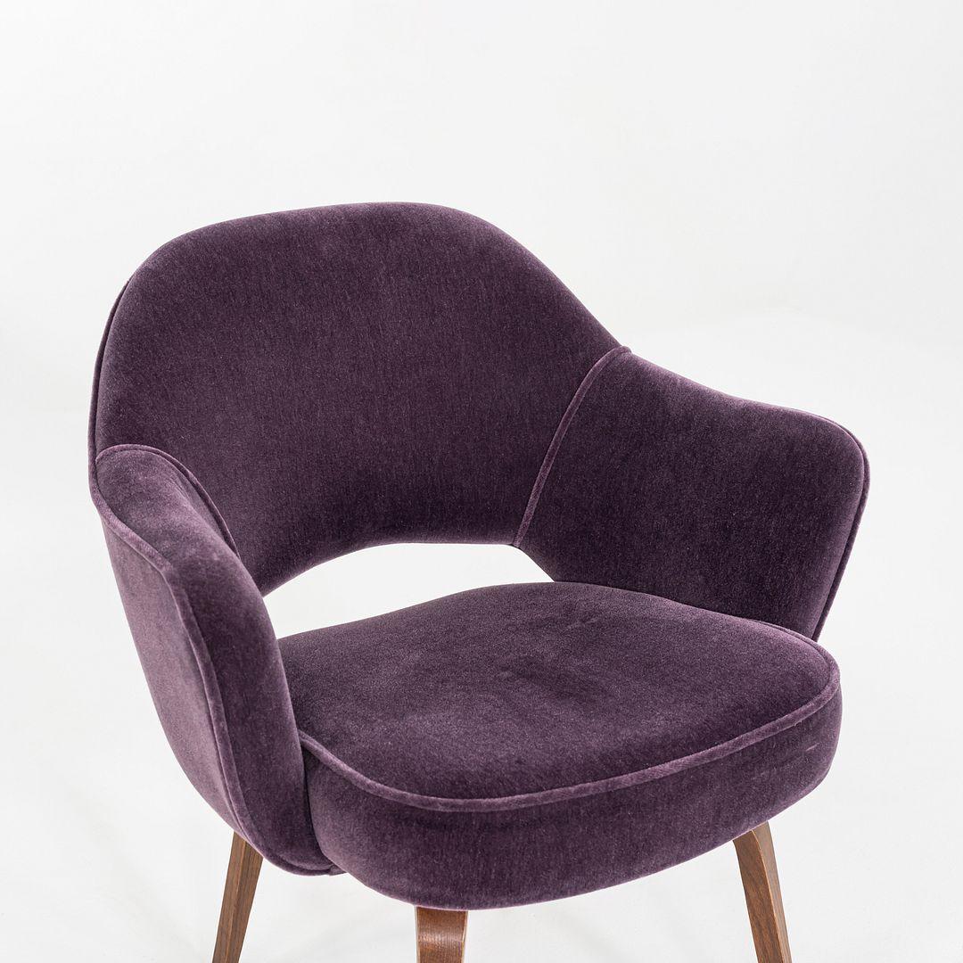 2018 Eero Saarinen for Knoll Executive Dining Arm Chairs in Purple Velvet en vente 3