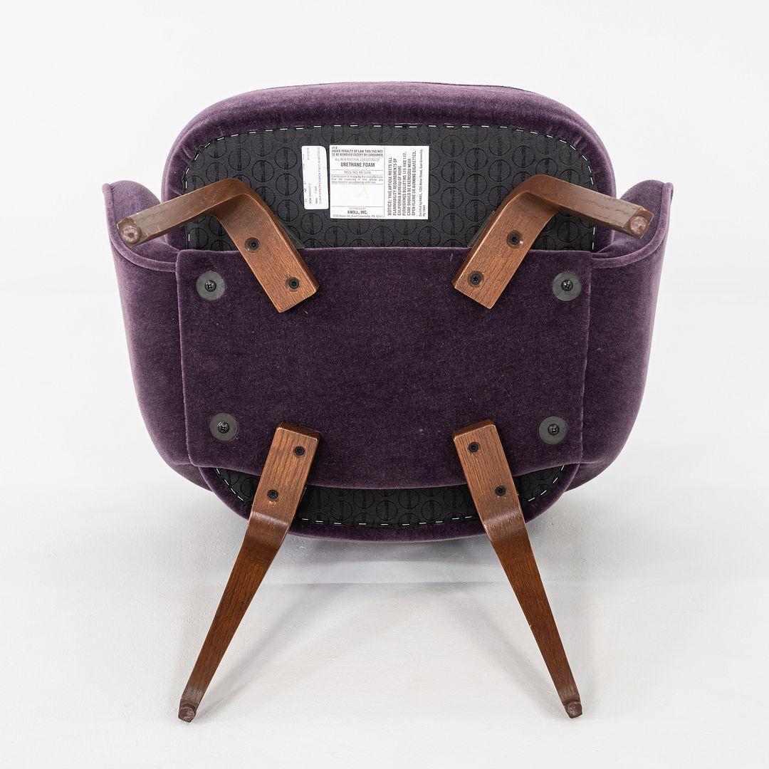 2018 Eero Saarinen for Knoll Executive Dining Arm Chairs in Purple Velvet en vente 4