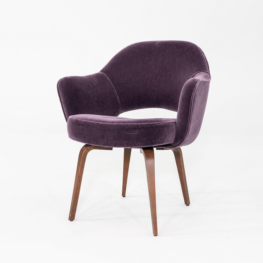 Américain 2018 Eero Saarinen for Knoll Executive Dining Arm Chairs in Purple Velvet en vente