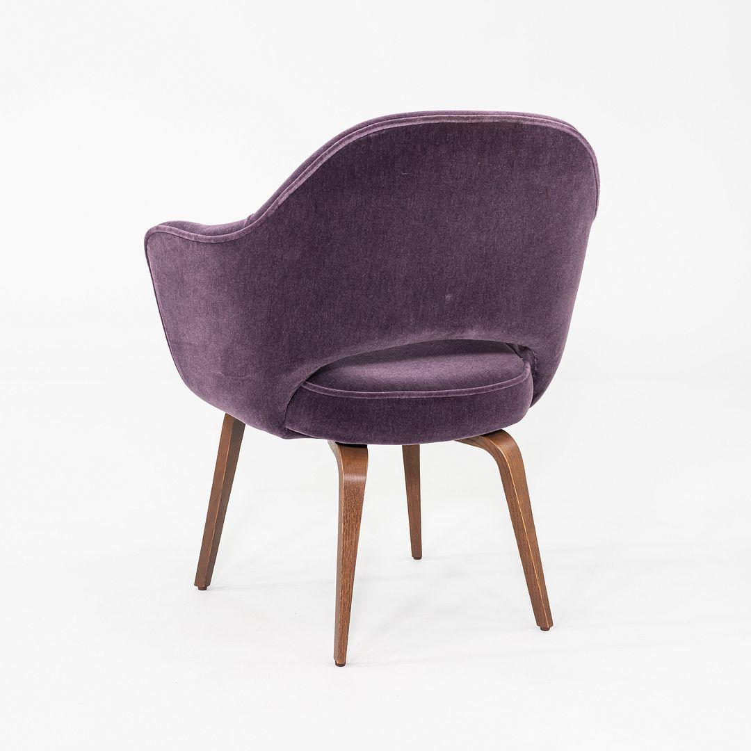 XXIe siècle et contemporain 2018 Eero Saarinen for Knoll Executive Dining Arm Chairs in Purple Velvet en vente