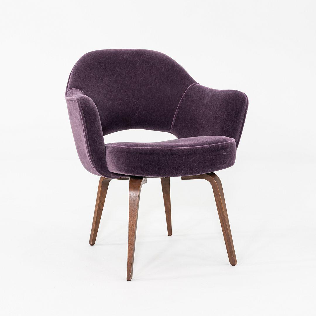 2018 Eero Saarinen for Knoll Executive Dining Arm Chairs in Purple Velvet en vente 2