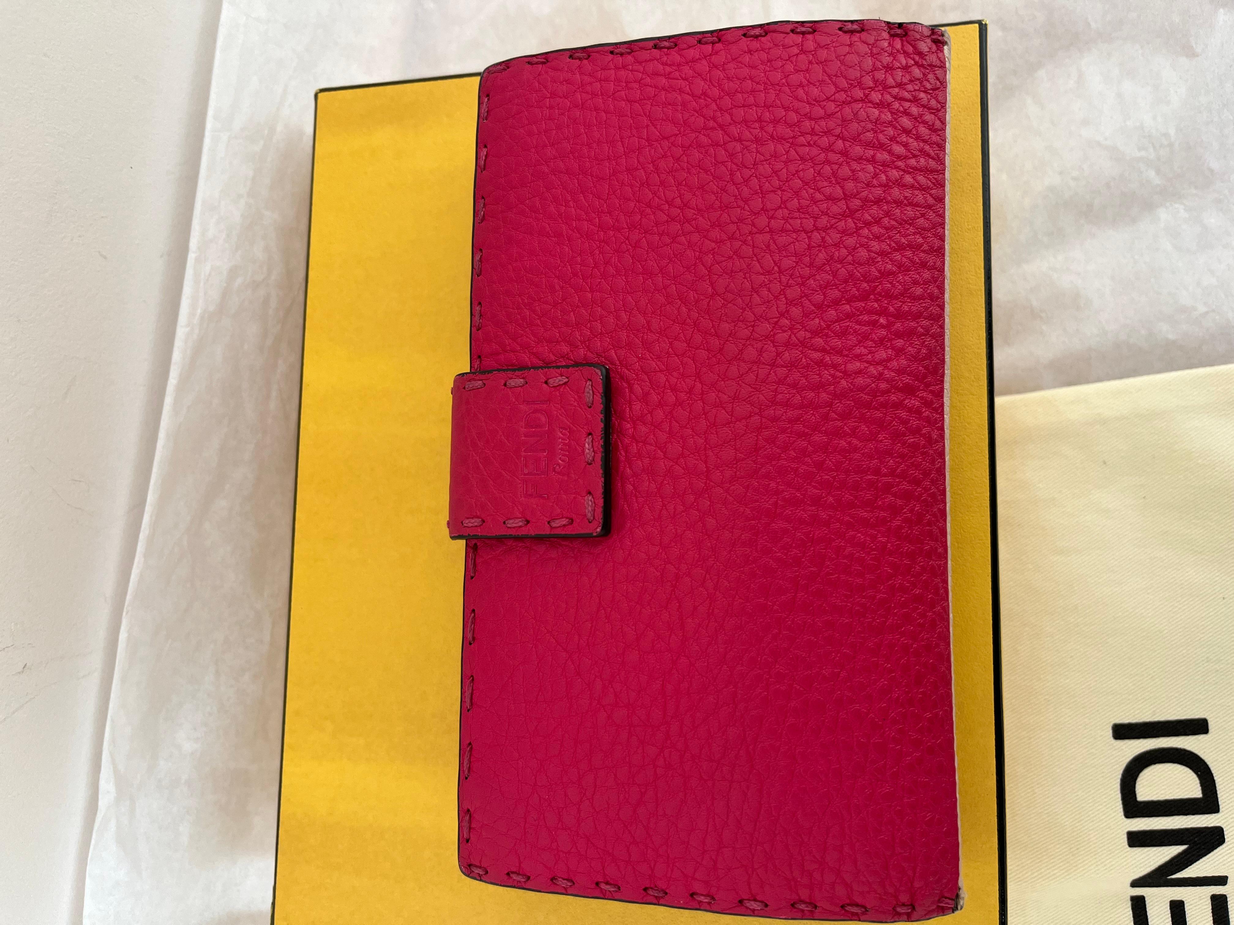 2018 Fendi Turn-Lock Two-Tone Pebbled Calfskin Selleria Wallet as New Condition For Sale 1