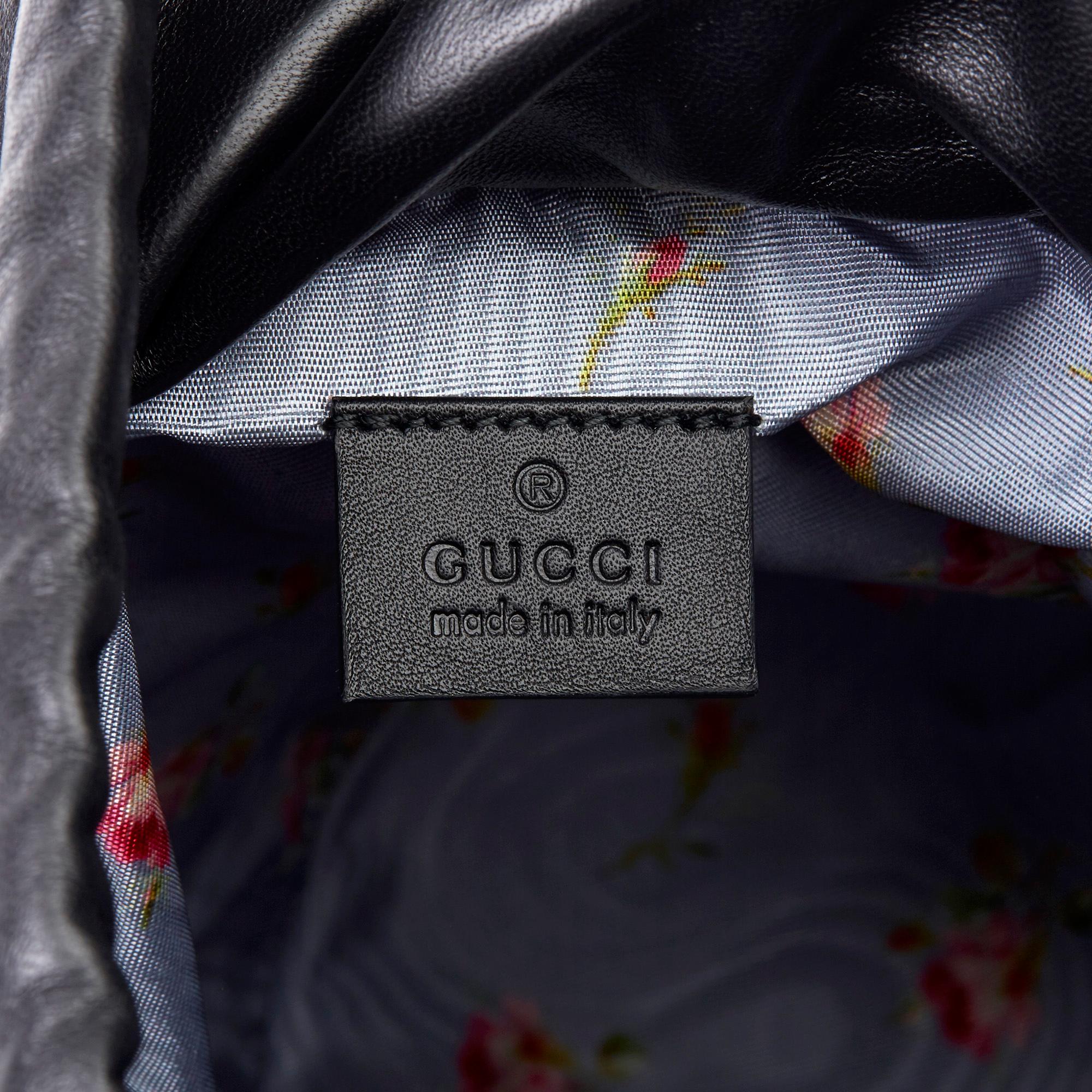 Sac seau Gucci en vinyle noir, cuir d'agneau et émail rouille, 2018 en vente 3