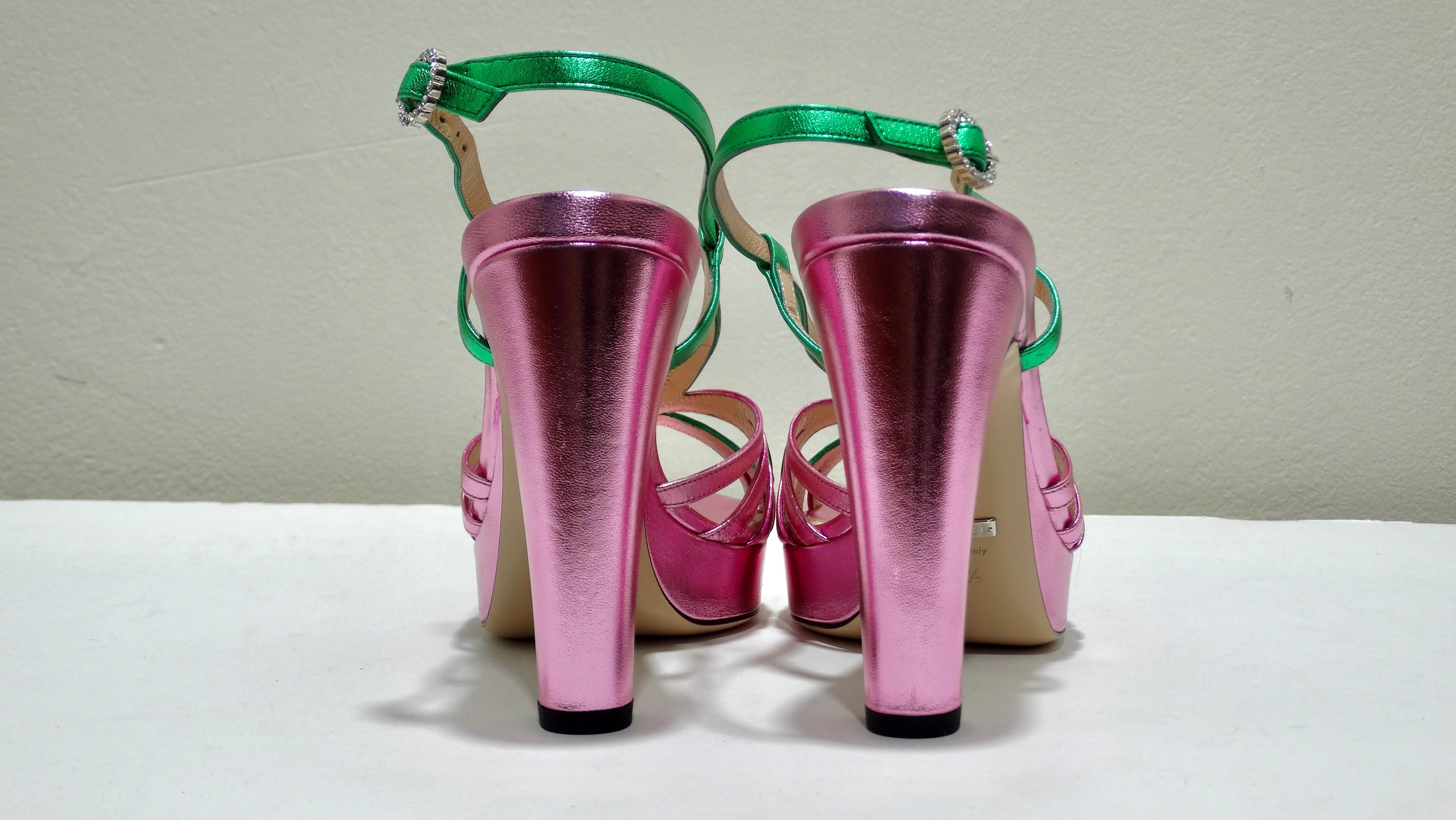 2018 Gucci Pink Green Metallic Leather Crossed Bow Sandals Platforms In New Condition In Scottsdale, AZ