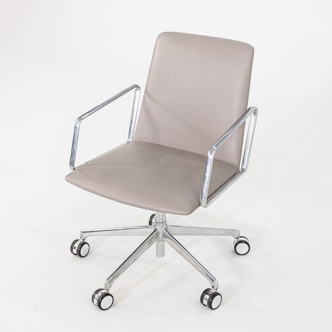 2018 Lievore Altherr Molina für Bernhardt Design L.A.M. Schreibtischstühle aus Leder im Angebot 4