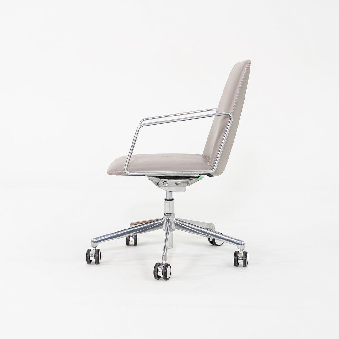 2018 Lievore Altherr Molina für Bernhardt Design L.A.M. Schreibtischstühle aus Leder (Moderne) im Angebot