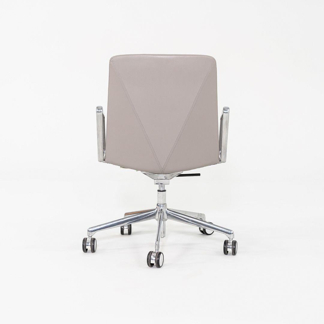 2018 Lievore Altherr Molina für Bernhardt Design L.A.M. Schreibtischstühle aus Leder (Aluminium) im Angebot