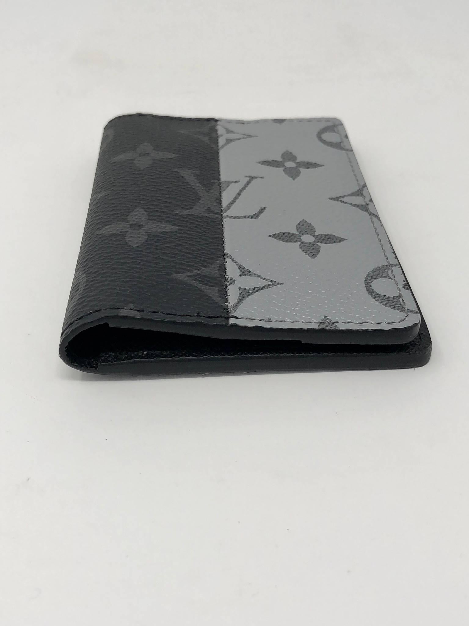 Women's or Men's 2018 Louis Vuitton Silver Monogram Eclipse Split Pocket Wallet